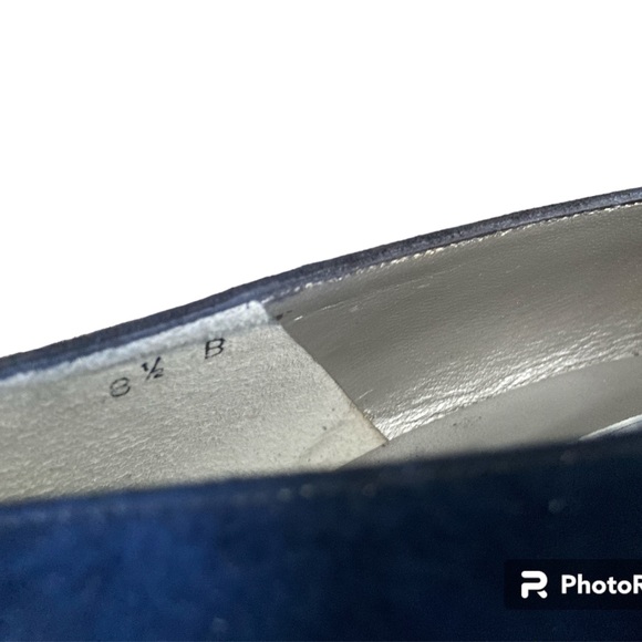 Italian Navy Cashmere Pumps - Picture 3 of 6